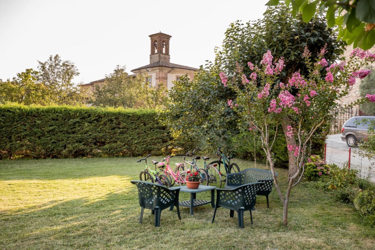 Borgo Santa Lucia Apartment With Private Parking & Garden Губбіо Екстер'єр фото